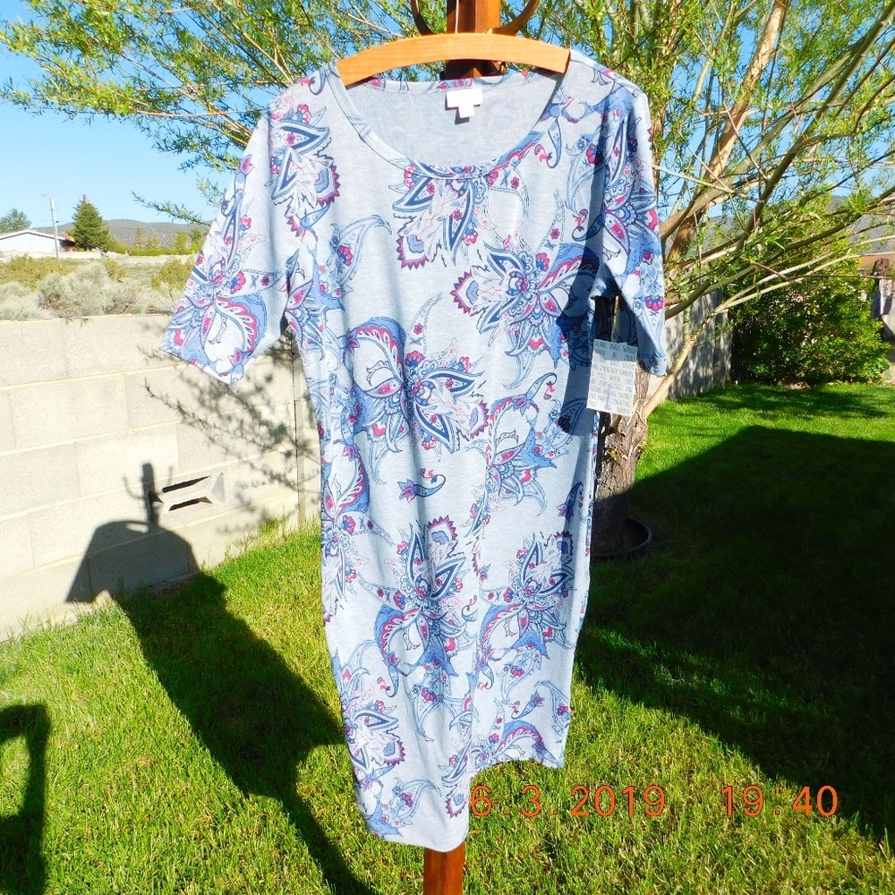 NWT Julia t-shirt dress purple paisley print